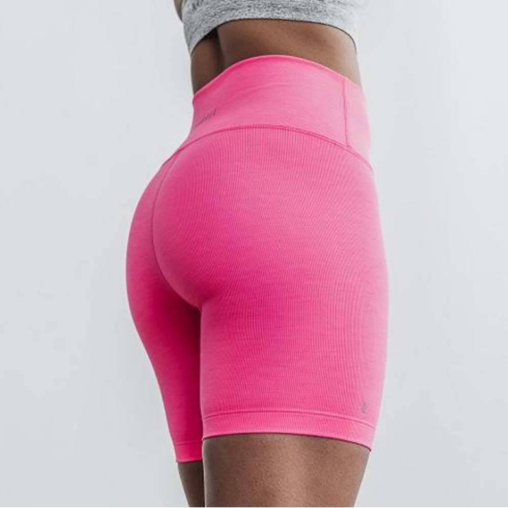 Nobull Hot Pink High Rise Ribbed Bike Shorts Size small